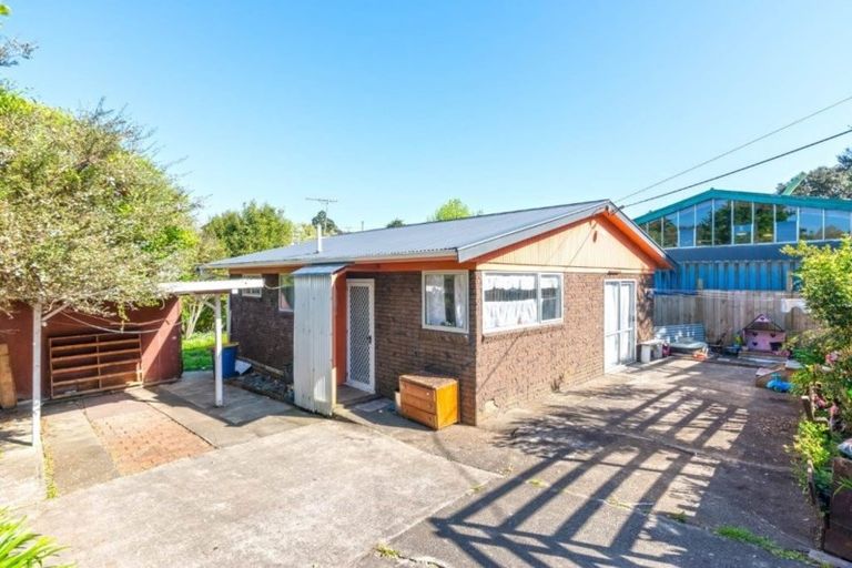 Photo of property in 1a Kamara Road, Glen Eden, Auckland, 0602
