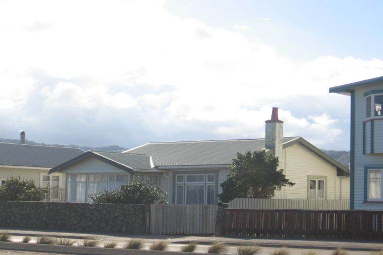 Photo of property in 239 The Esplanade, Petone, Lower Hutt, 5012