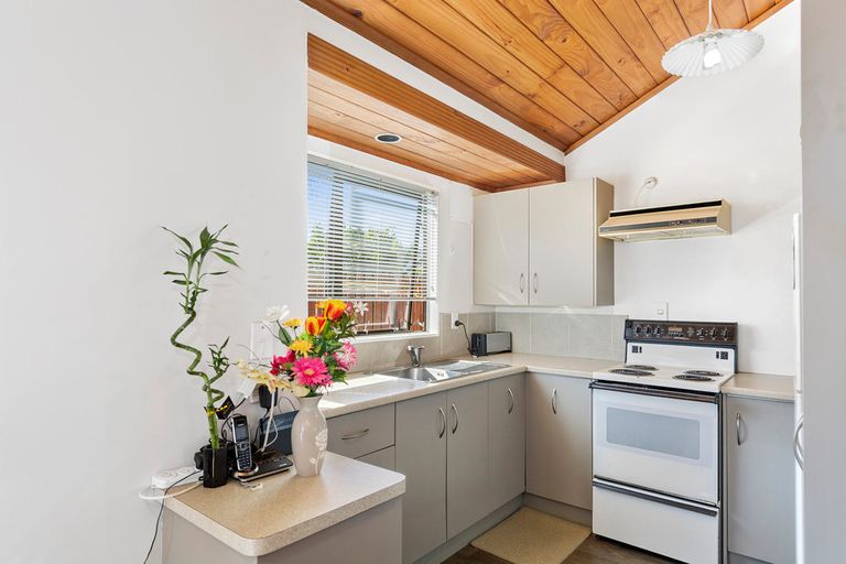 Photo of property in 7b Lyn Grove, Papamoa Beach, Papamoa, 3118