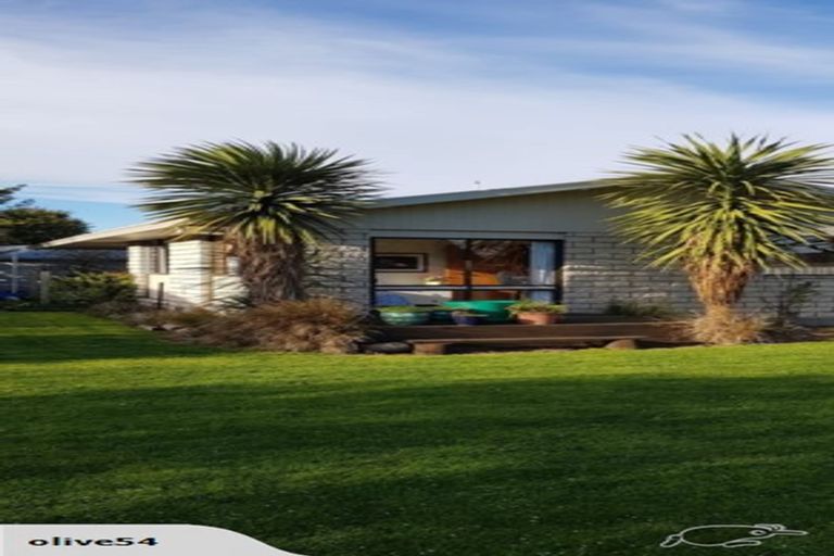 Photo of property in 17 Manse Road, Leeston, 7632