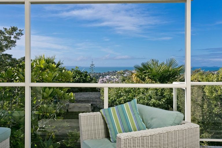 Photo of property in 128 Arran Road, Browns Bay, Auckland, 0630