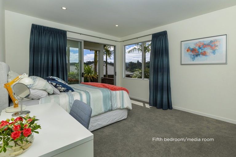 Photo of property in 23 George Deane Place, Greenhithe, Auckland, 0632