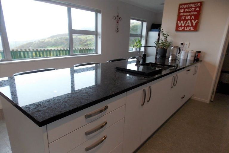 Photo of property in 35 Havana Rise, Grenada Village, Wellington, 6037