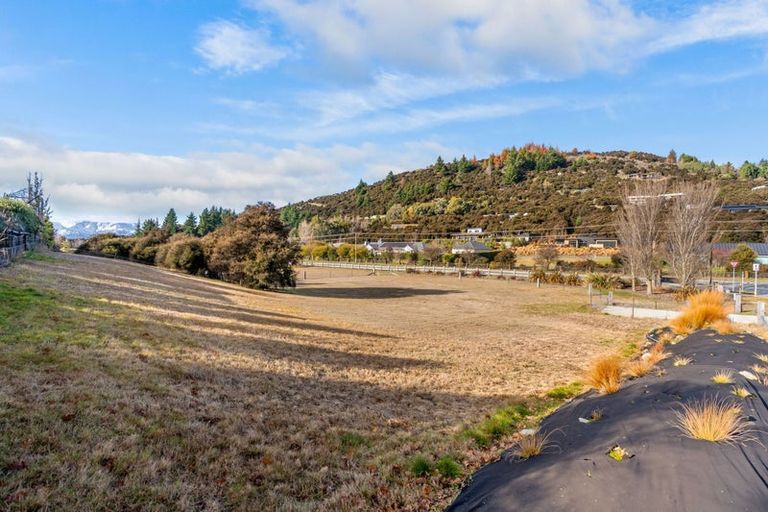 Photo of property in 4 Mount Linton Avenue, Wanaka, 9305