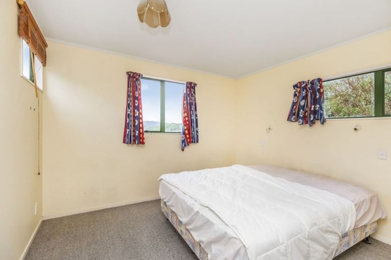 Photo of property in 5a Parsons Glen, Karori, Wellington, 6012