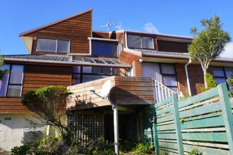 Photo of property in 33 Halladale Road, Papakowhai, Porirua, 5024