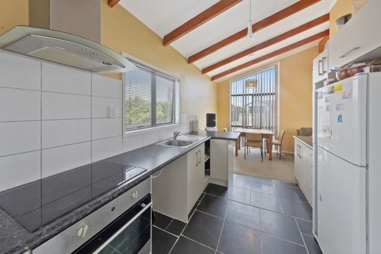 Photo of property in 71 Etherton Drive, Weymouth, Auckland, 2103