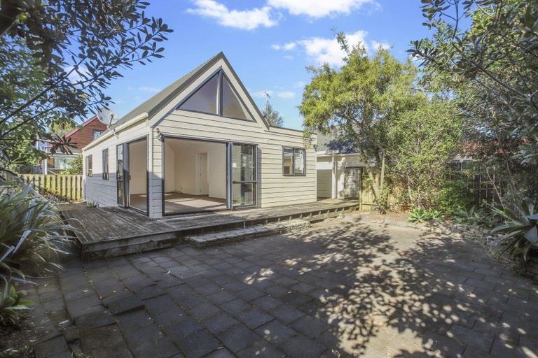 Photo of property in 2/30 Tristram Avenue, Forrest Hill, Auckland, 0620