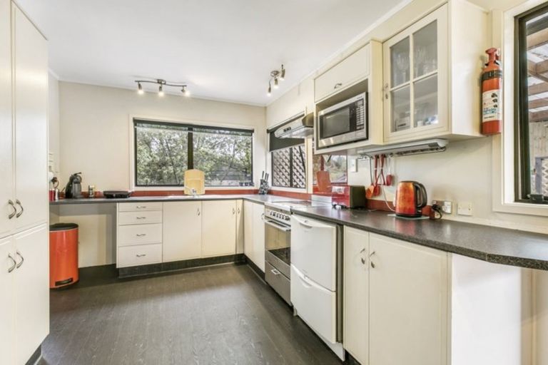 Photo of property in 20 Sandiacre Way, Browns Bay, Auckland, 0630