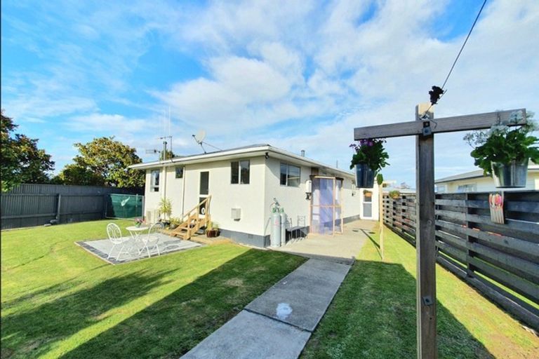 Photo of property in 53 Herbert Avenue, Cloverlea, Palmerston North, 4412