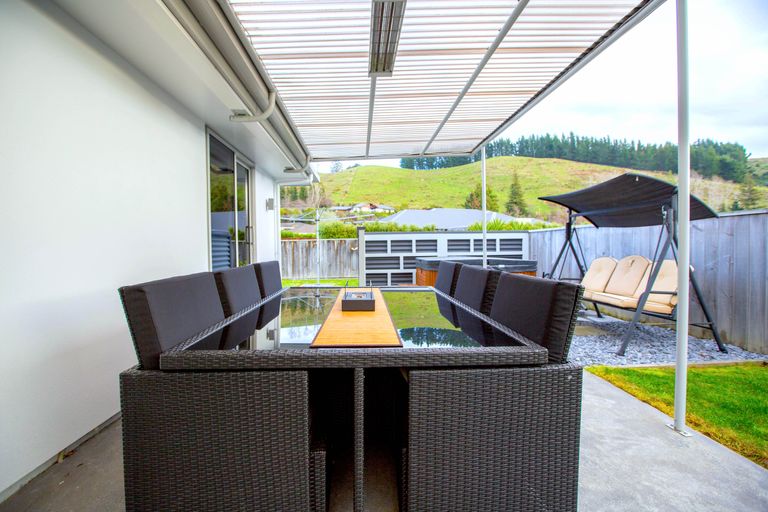 Photo of property in 3 Tussock Place, Stoke, Nelson, 7011