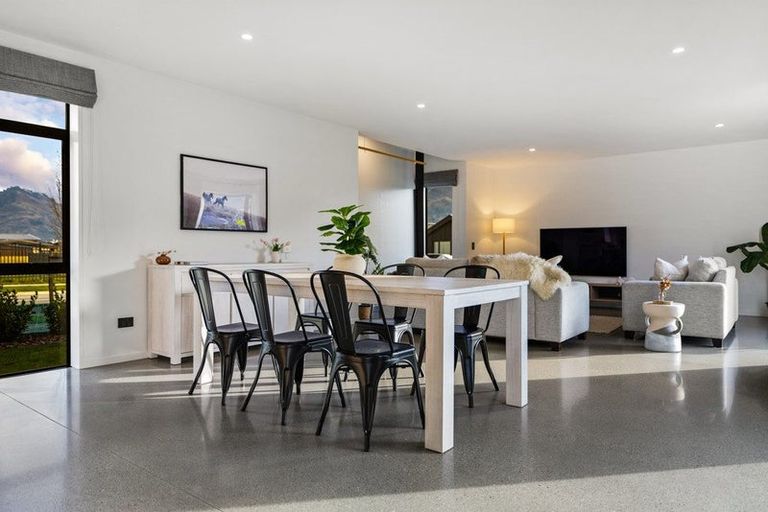 Photo of property in 69 Howden Drive, Jacks Point, 9371