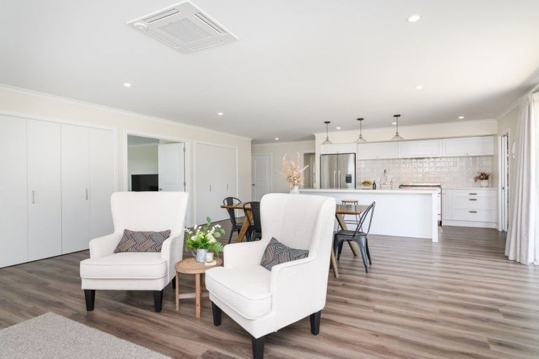 Photo of property in 2 Henty Lane, Marton, 4710