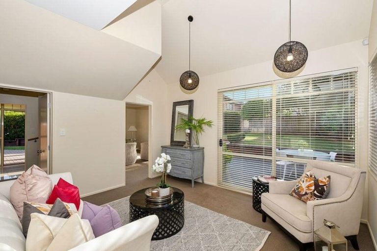 Photo of property in 23 South Kensington Way, Henderson, Auckland, 0612