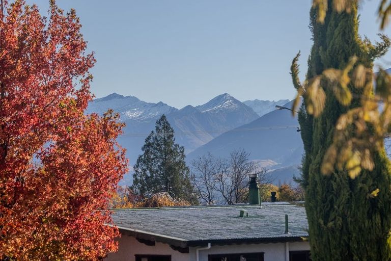 Photo of property in 43 Hunter Crescent, Wanaka, 9305