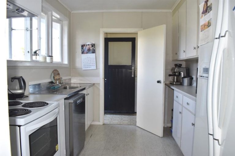 Photo of property in 1/19 Alma Street, Te Atatu South, Auckland, 0610