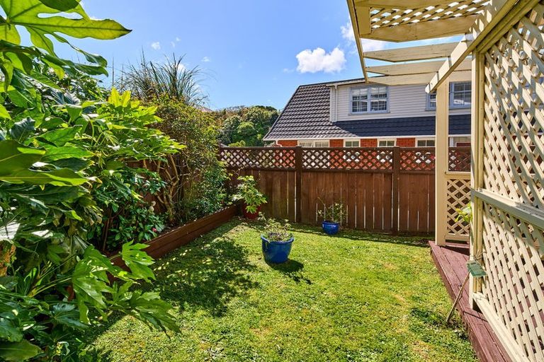 Photo of property in 20a Redwood Avenue, Tawa, Wellington, 5028
