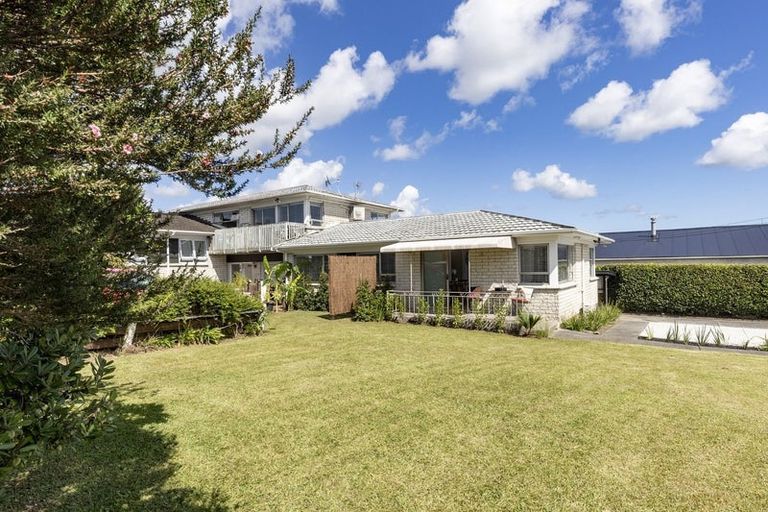 Photo of property in 64 West Coast Road, Glen Eden, Auckland, 0602