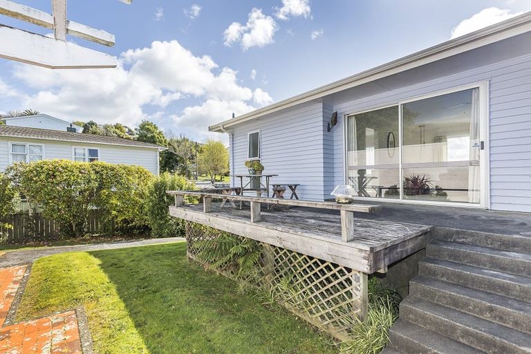 Photo of property in 4 Pembroke Street, Tawa, Wellington, 5028
