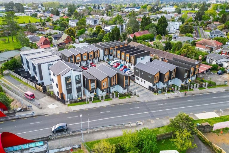 Photo of property in 2 Red Arches Road, Henderson, Auckland, 0610