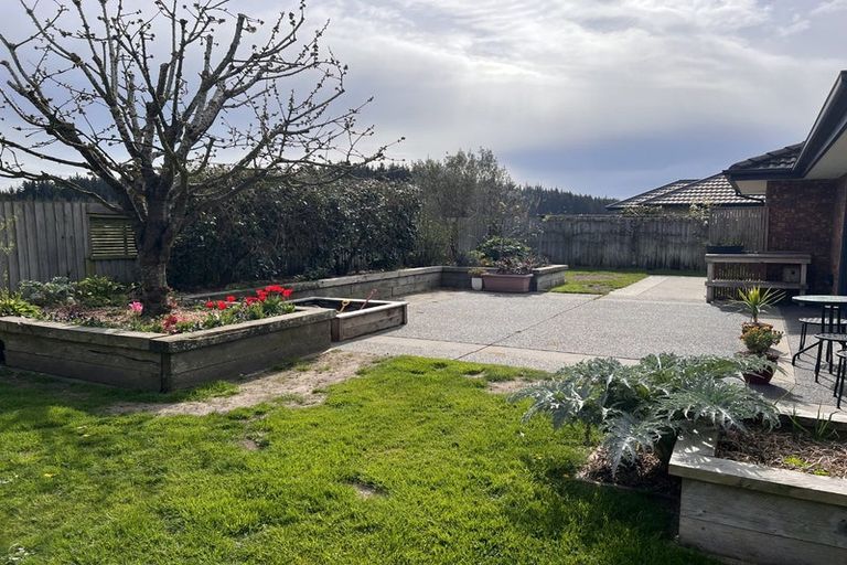 Photo of property in 35 Ruahine Place, Parklands, Christchurch, 8083