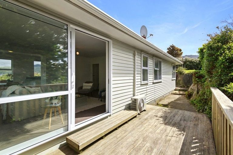 Photo of property in 35a Ranui Terrace, Tawa, Wellington, 5028