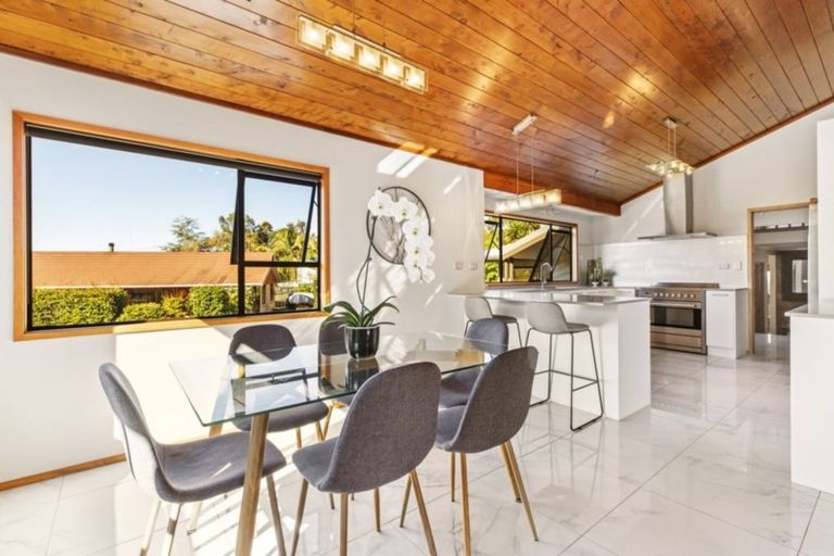 Photo of property in 232b Old Titirangi Road, Titirangi, Auckland, 0604