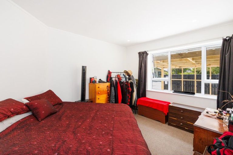 Photo of property in 16 Thomson Street, West End, Palmerston North, 4412