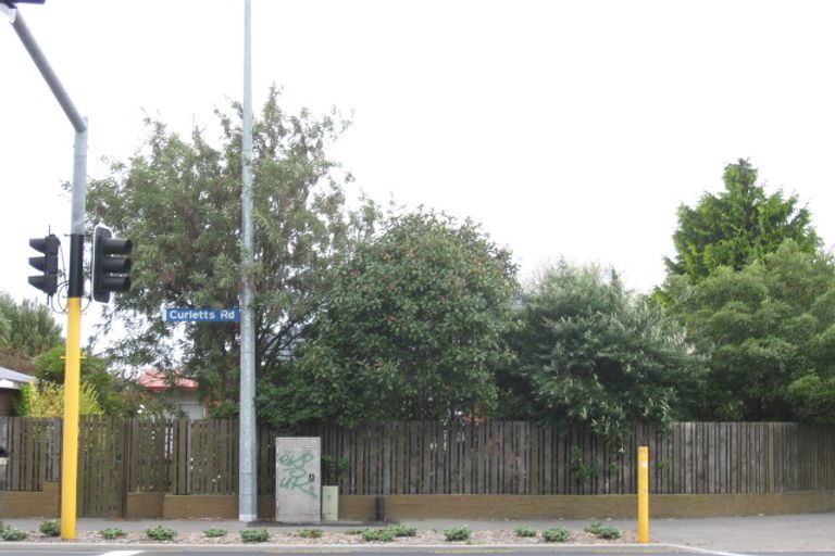 Photo of property in 33 Curletts Road, Sockburn, Christchurch, 8042