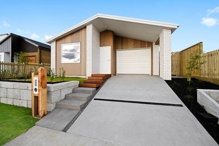 Photo of property in 21 Halo Green, Peacocke, Hamilton, 3206