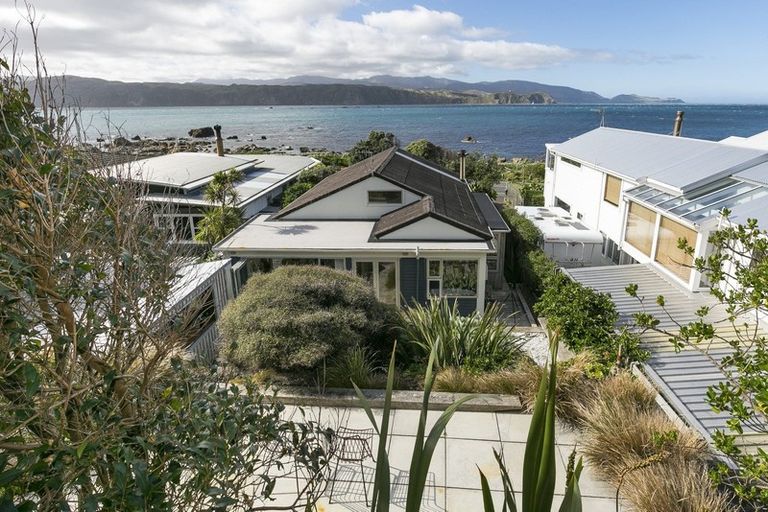 Photo of property in 178 Breaker Bay Road, Breaker Bay, Wellington, 6022