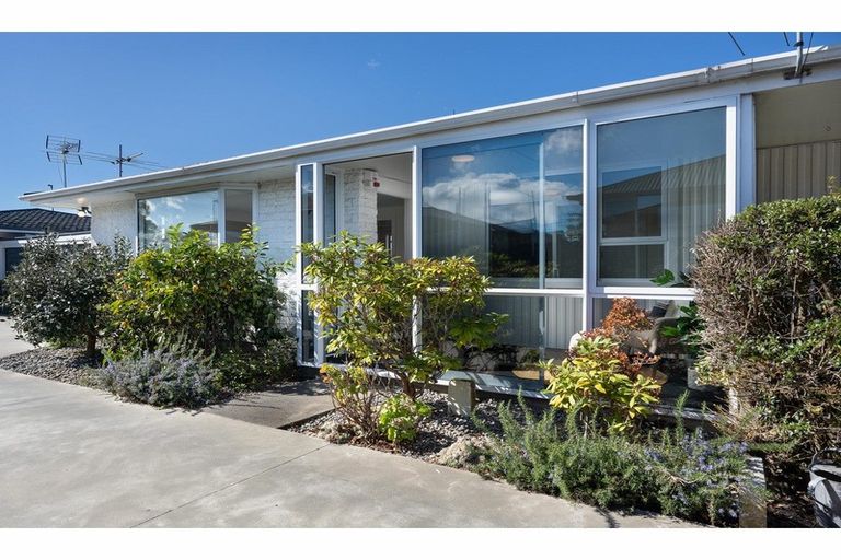 Photo of property in 2/519 Hereford Street, Linwood, Christchurch, 8011