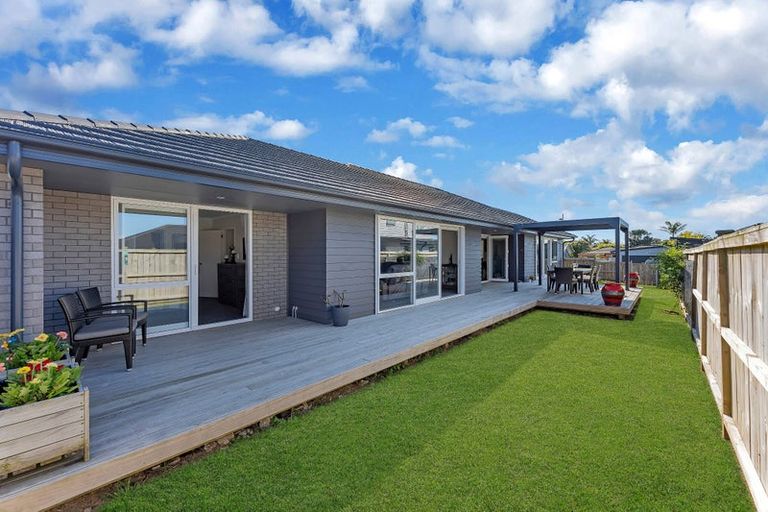 Photo of property in 9 Mutetai Road, Clarks Beach, 2122
