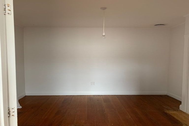 Photo of property in 66 Moire Road, Massey, Auckland, 0614