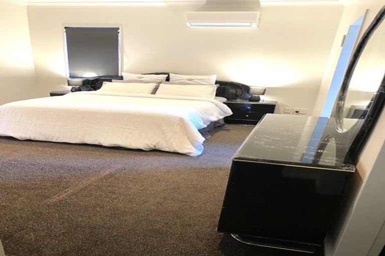 Photo of property in 84 Cypress Drive, Maungaraki, Lower Hutt, 5010