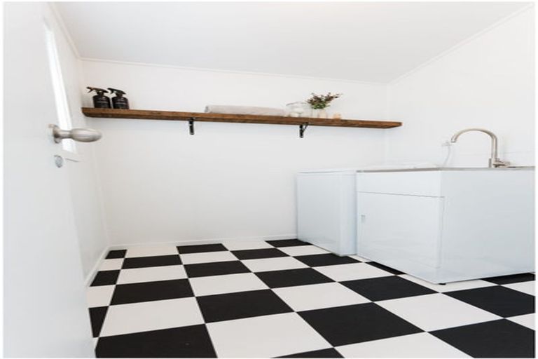 Photo of property in 12 Herrick Street, Marewa, Napier, 4110