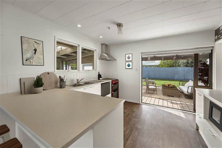 Photo of property in 8 Skerrett Crescent, Tamatea, Napier, 4112