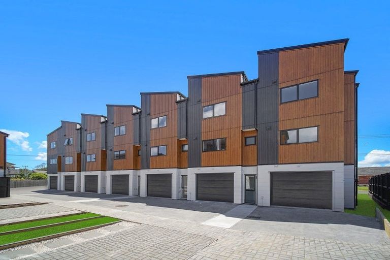 Photo of property in 7/26 Dale Crescent, Pakuranga, Auckland, 2010