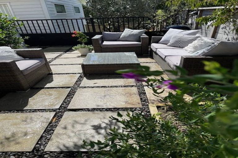 Photo of property in 12 Fresil Lane, Massey, Auckland, 0614