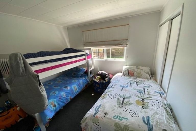 Photo of property in 2 Cypress Grove, Paraparaumu, 5032