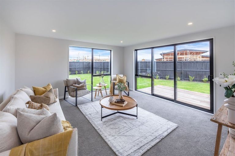 Photo of property in 9 Crosado Place, Rolleston, 7614