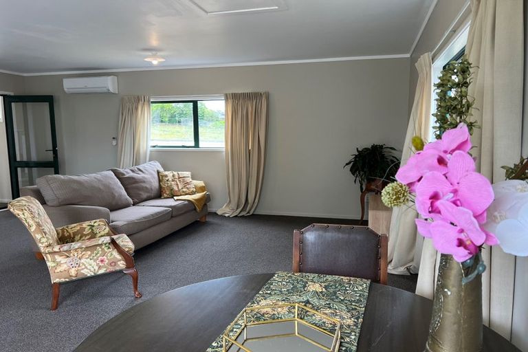 Photo of property in 11 Second Avenue, Glenbrook, Waiuku, 2681