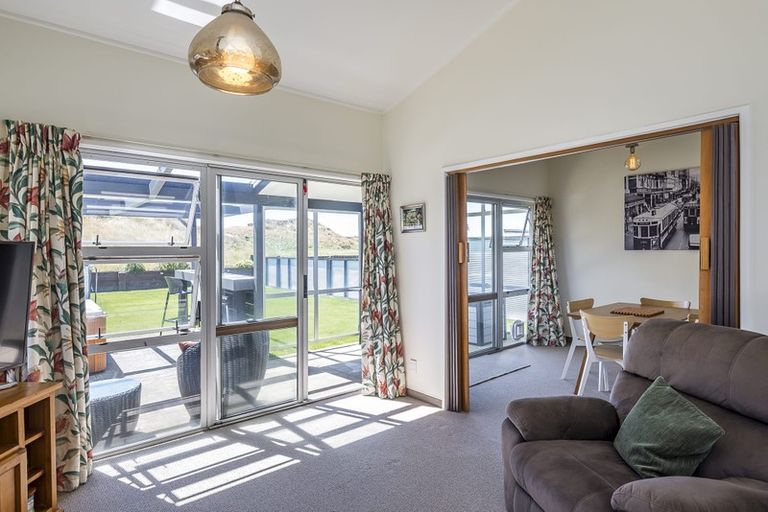 Photo of property in 3 Eatwell Avenue, Paraparaumu Beach, Paraparaumu, 5032