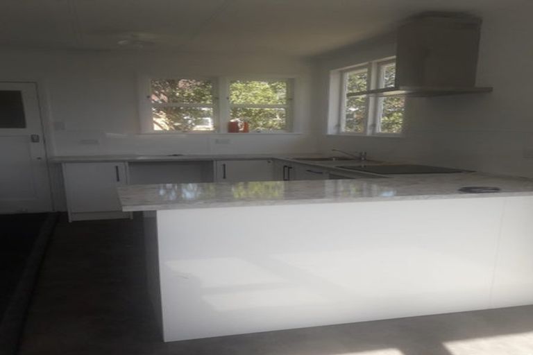 Photo of property in 9 Dampier Avenue, Awapuni, Palmerston North, 4412