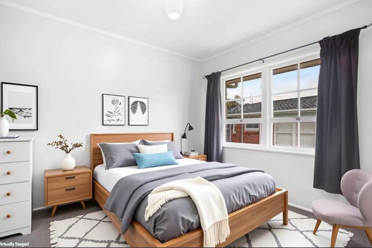 Photo of property in 2/14 Ellice Road, Totara Vale, Auckland, 0629