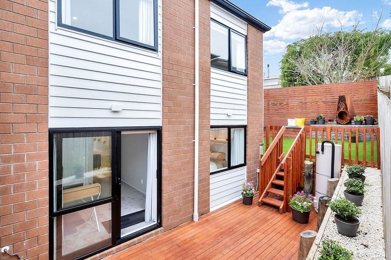 Photo of property in 39c Keegan Drive, Massey, Auckland, 0614