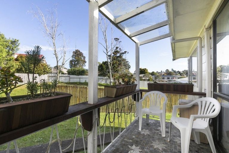 Photo of property in 12/31 Blease Street, New Lynn, Auckland, 0600