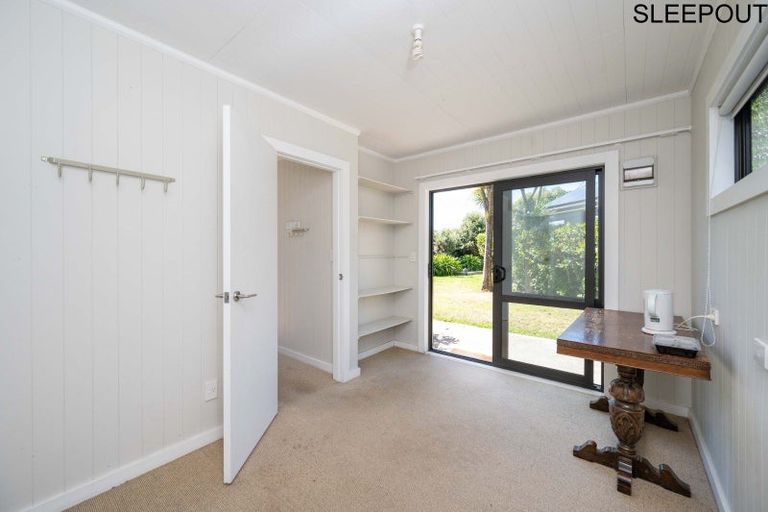Photo of property in 9 Redwood Place, Te Awanga, 4102