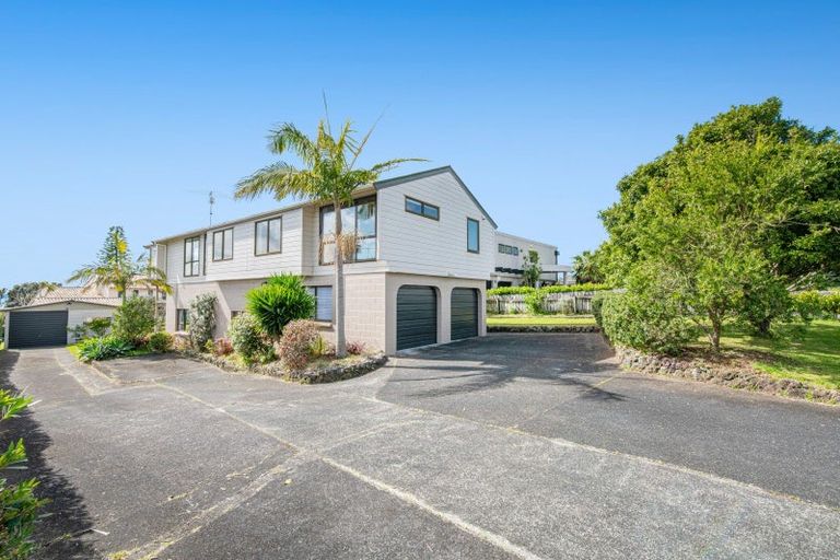 Photo of property in 124 Pacific Parade, Army Bay, Whangaparaoa, 0930