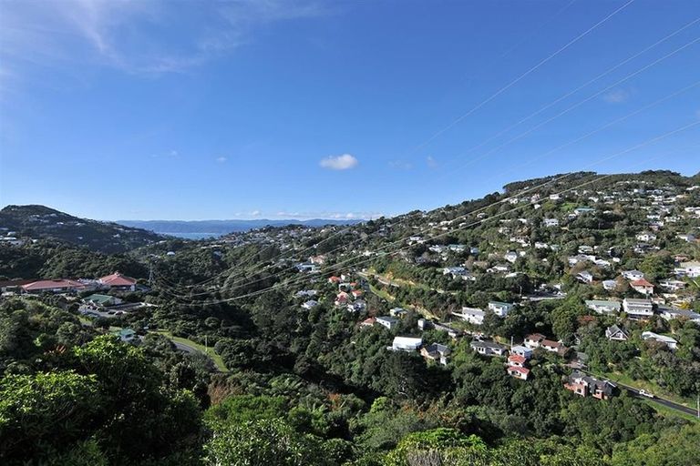 Photo of property in 35 Chartwell Drive, Crofton Downs, Wellington, 6035